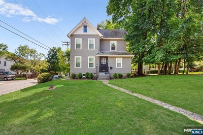 /international/us/191-west-street-closter-nj-110106563552/