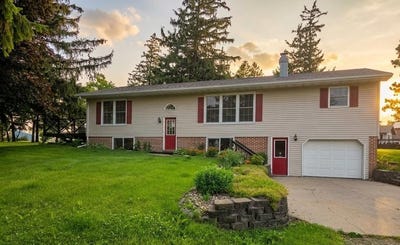 /international/us/110-matthews-street-montfort-wi-110109121942/