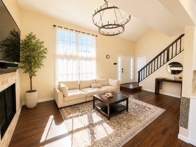 /international/us/232-whitewood-drive-streamwood-il-110108107809/