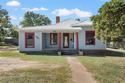 /international/us/506-e-main-street-hamilton-tx-110102492409/
