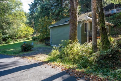 /international/us/9904-beach-dr-clatskanie-or-110120485393/