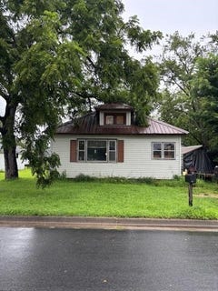 /international/us/207-center-street-boscobel-wi-110101238615/