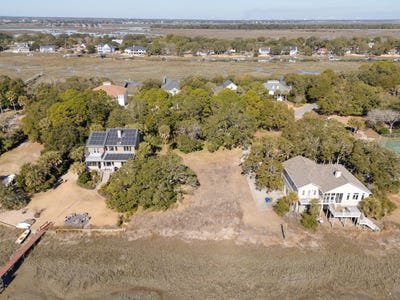 /international/us/261-little-oak-island-drive-folly-beach-sc-110105290839/