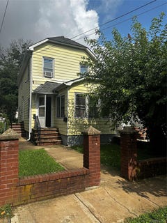 /international/us/11824-219th-street-cambria-heights-ny-110109737420/
