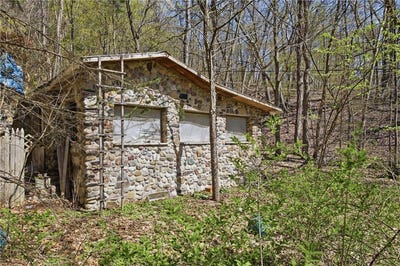 /international/us/3235-e-valley-road-branchport-ny-110107716220/