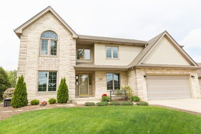 /international/us/671-sojourn-road-new-lenox-il-110107929159/