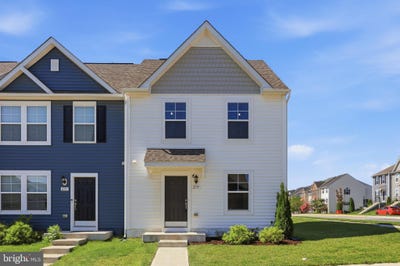 /international/us/275-colston-road-charles-town-wv-110109654631/
