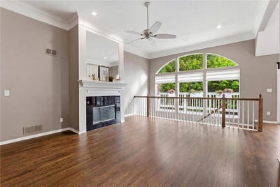 /international/us/12033-juniper-street-overland-park-ks-110108221355/