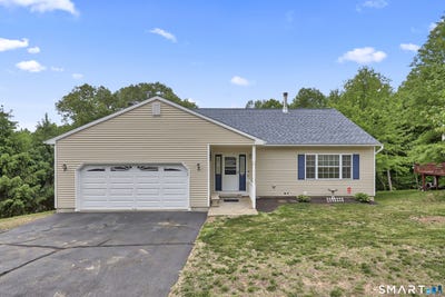 /international/us/45-wisteria-drive-naugatuck-ct-110108494846/