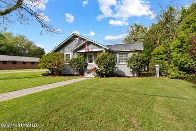 /international/us/172-holmes-street-lucedale-ms-110107028697/