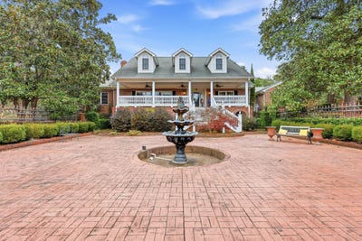 /international/us/705-woodland-drive-kingstree-sc-110104579469/