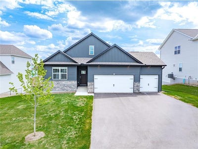 /international/us/717-winterberry-lane-waconia-mn-110108281179/