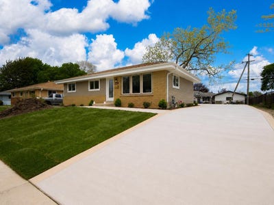 /international/us/4621-39th-ave-kenosha-wi-110107875864/