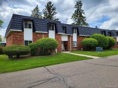 /international/us/1844-colonial-village-way-waterford-twp-mi-110107878524/