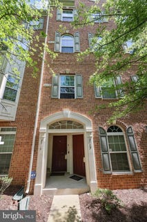 /international/us/2710-sheffield-hill-way-woodbridge-va-110100511693/