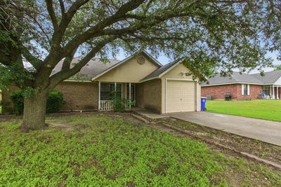 /international/us/220-brook-circle-krum-tx-110100211250/