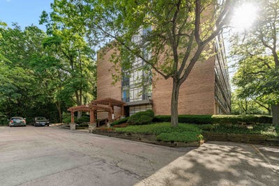 /international/us/5810-oakwood-drive-lisle-il-110108784205/