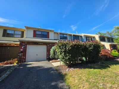 /international/us/11-walton-court-east-brunswick-nj-110108915062/