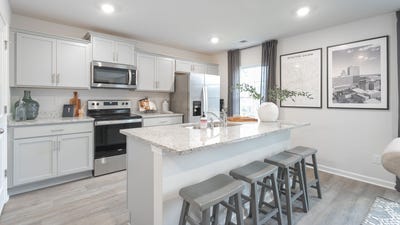/international/us/145-preston-oaks-drive-king-nc-110099539915/