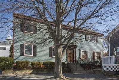 /international/us/14-r-spring-st-gloucester-ma-110106800169/
