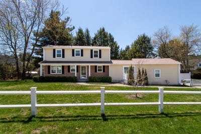 /international/us/9-carolan-avenue-hampton-nh-110107828064/