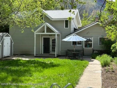 /international/us/925-palmer-avenue-glenwood-springs-co-110108532818/