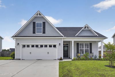 /international/us/2024-blue-spruce-drive-leland-nc-110108451400/