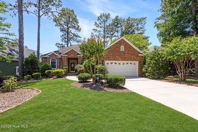/international/us/122-belmont-court-southern-pines-nc-110108540721/