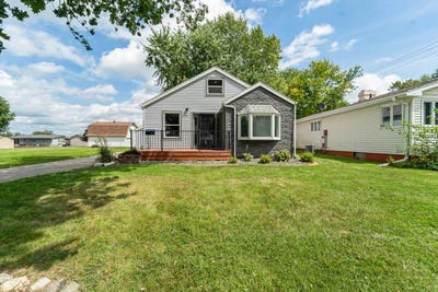 /international/us/811-13th-street-nevada-ia-110119629906/