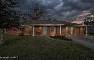 /international/us/110-jamaica-street-long-beach-ms-110105865104/