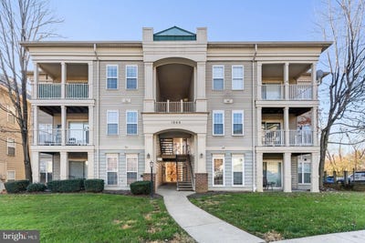 /international/us/1060-gardenview-loop-woodbridge-va-110120636434/