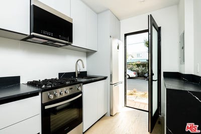 /international/us/1325-cabrillo-ave-venice-ca-110108394978/