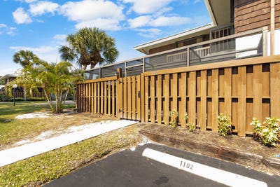 /international/us/1102-se-sir-lancelot-drive-port-saint-lucie-fl-110096524278/