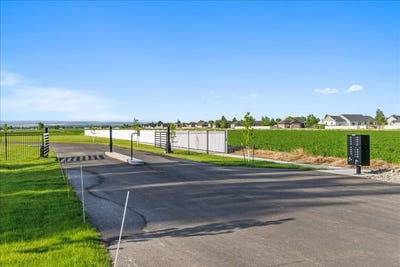 /international/us/black-canyon-court-lot-13-billings-mt-110108696946/?lang=id