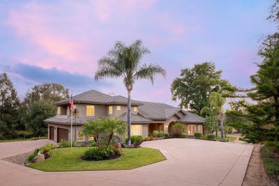 /international/us/15275-eastvale-rd-poway-ca-110108358700/