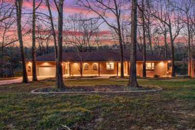 /international/us/90-lake-lane-mountain-home-ar-110106850330/
