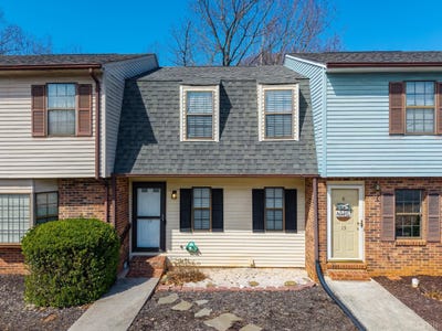 /international/us/15-beacon-court-lynchburg-va-110107716140/