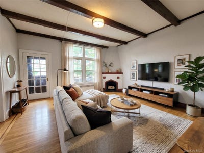 /international/us/21417-45th-drive-bayside-ny-110110305927/
