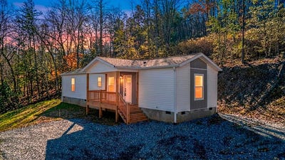/international/us/247-loganberry-ln-hayesville-nc-110104851457/
