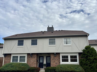 /international/us/106-queens-cove-barrington-il-110120486428/
