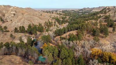 /international/us/909-w-ashcreek-rd-crawford-ne-crawford-ne-110103333167/