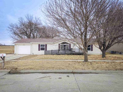 /international/us/301-domar-dr-norfolk-ne-110106152397/