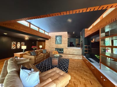 /international/us/1121-greenbanks-drive-mt-pleasant-mi-110110235540/