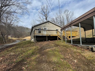 /international/us/84-bee-branch-road-mt-hope-wv-110105955050/