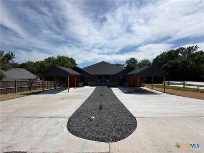 /international/us/395-w-avenue-j-belton-tx-110104304839/