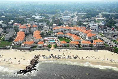 /international/us/17-riviera-drive-long-branch-nj-110105423643/