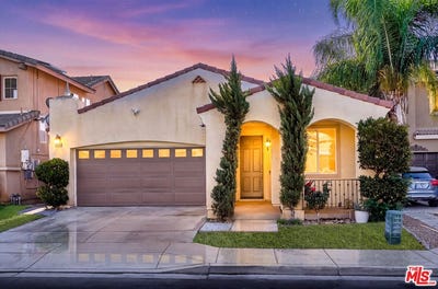 /international/us/3896-manquelo-ct-perris-ca-110120461310/