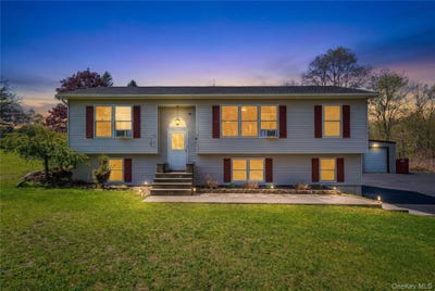 /international/us/29-murray-road-middletown-ny-110107886136/