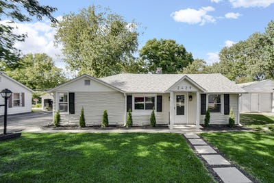 /international/us/2429-garden-street-joliet-il-110108588246/