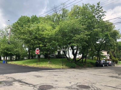 /international/us/203-center-st-staten-island-ny-110100751149/